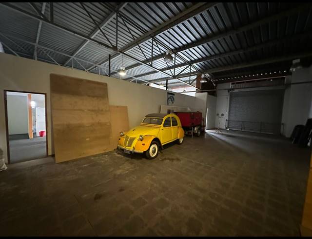 548M² WAREHOUSE TO LET IN LANSERIA